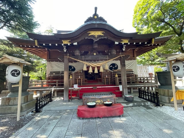 草加神社（拝殿）.jpg