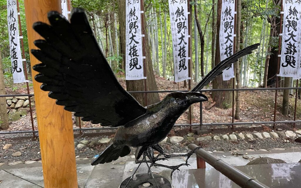 熊野本宮大社カラス.jpg