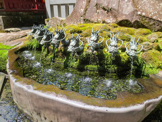 箱根神社_御神水.jpg