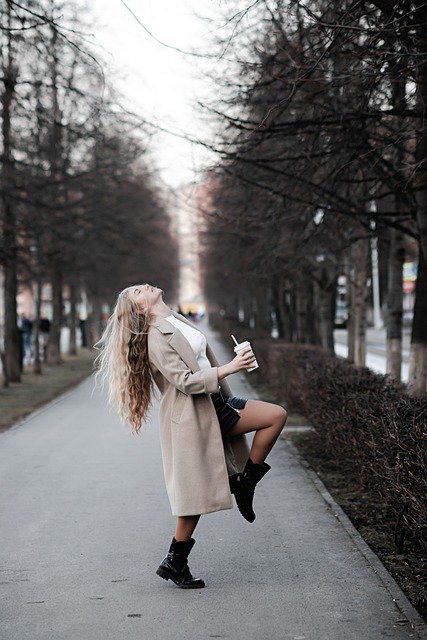 woman-g7180be043_640.jpg