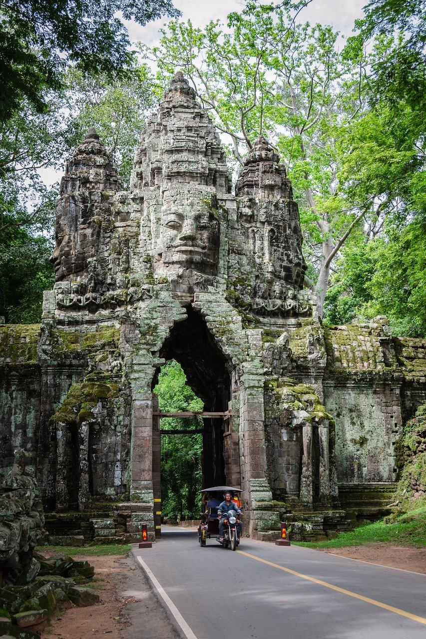 angkor-thom-8096092_1280.jpg