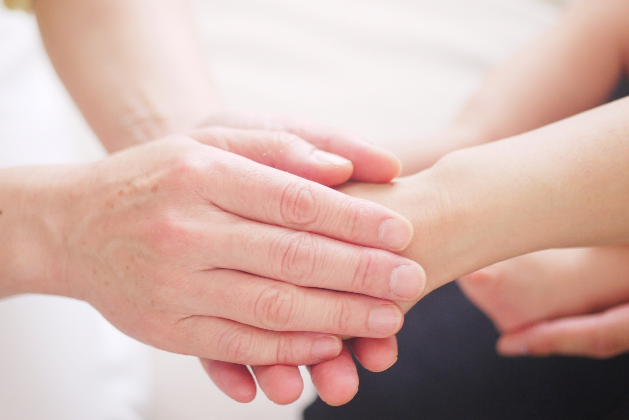 hand-2634753.jpg