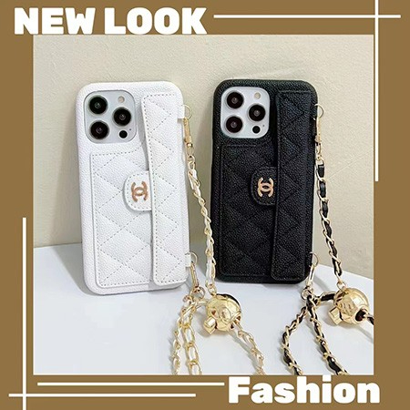 978158-iphone15-chanel-case.jpg