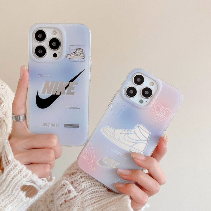 456451-iphone14-plus-nike-case.jpg