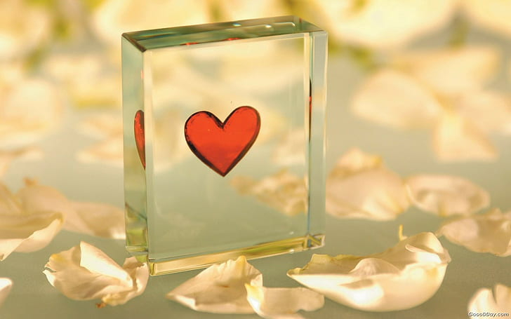 heart-in-glass-wallpaper-preview.jpg