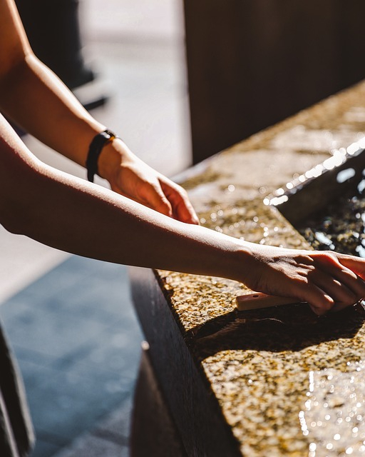 hands-5899092_640.jpg