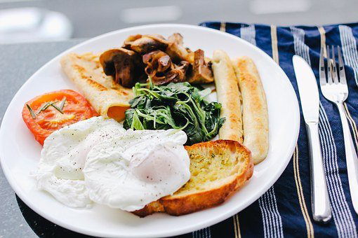 breakfast-1246686__340.jpg