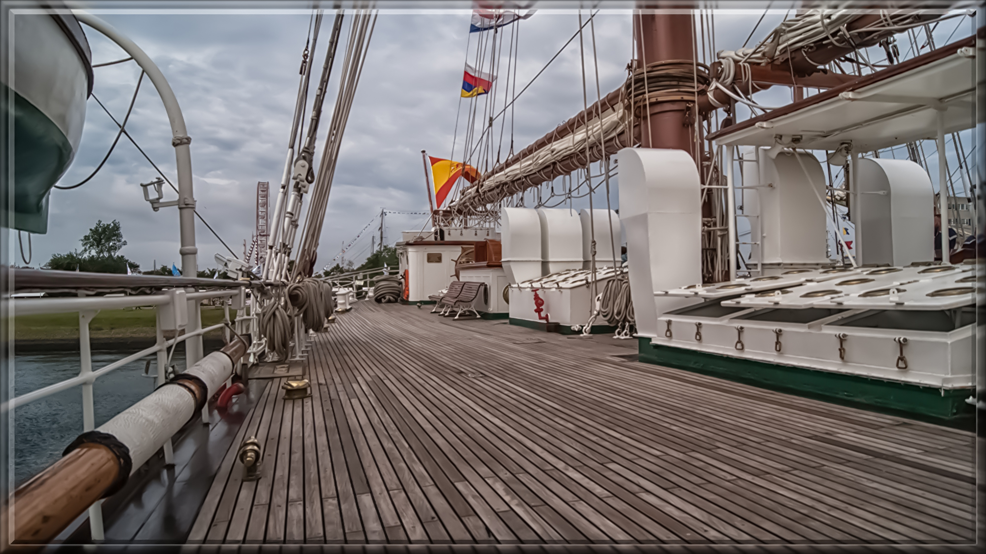 deck-2439281.jpg