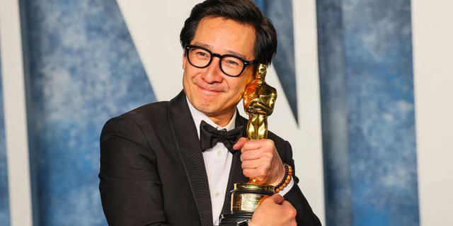 ke-huy-quan-attends-the-2023-vanity-fair-oscar-party-hosted-news-photo-1678790796.jpg