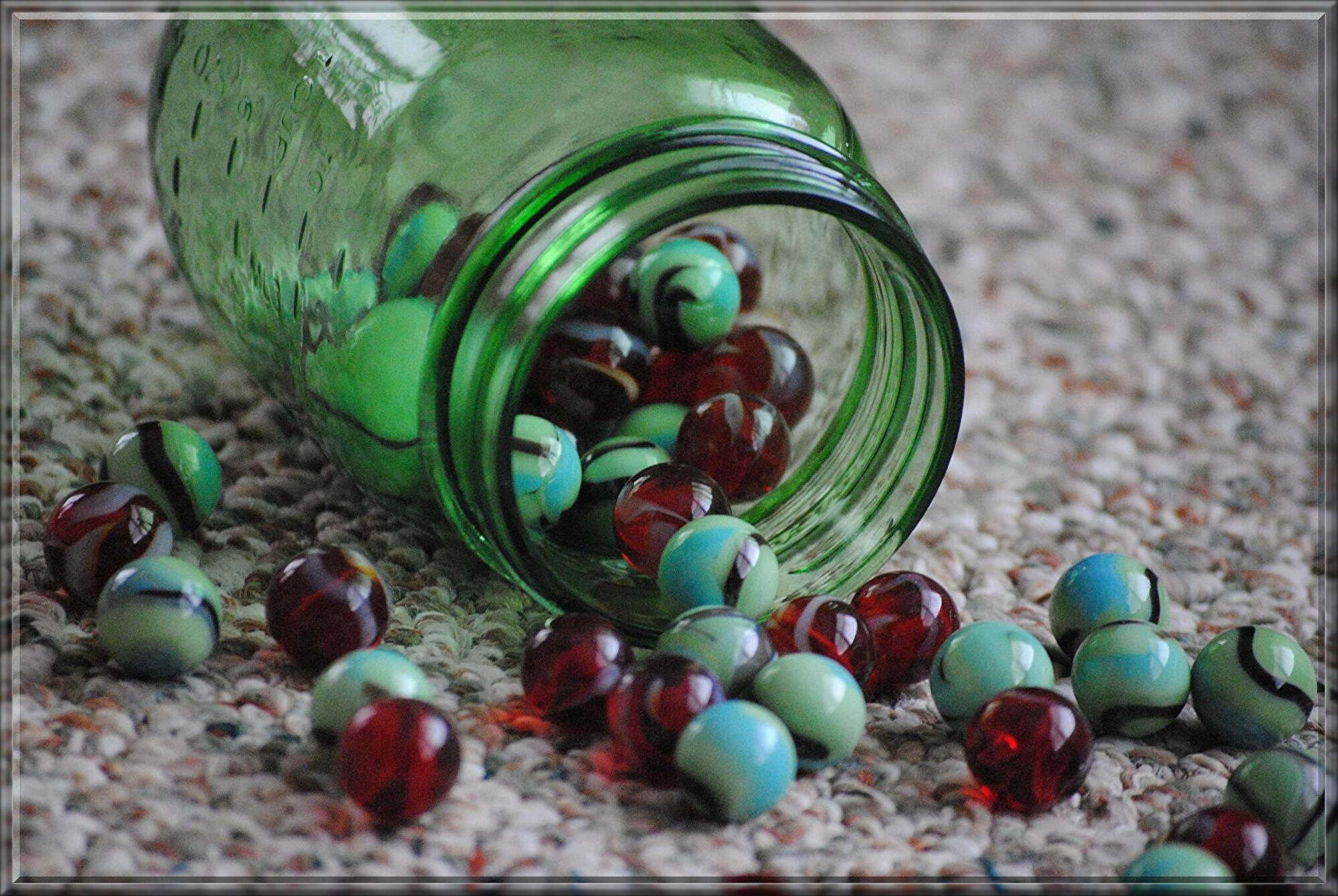marbles-697646.jpg