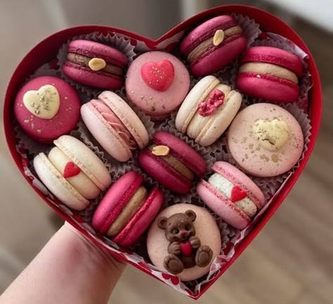 バレンタインハートチョコマカロンカット.jpg
