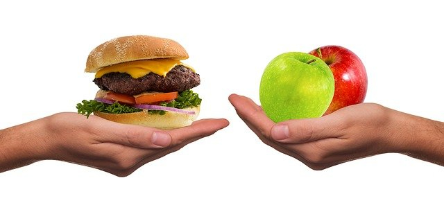 ハンバーガーとリンゴ.jpg