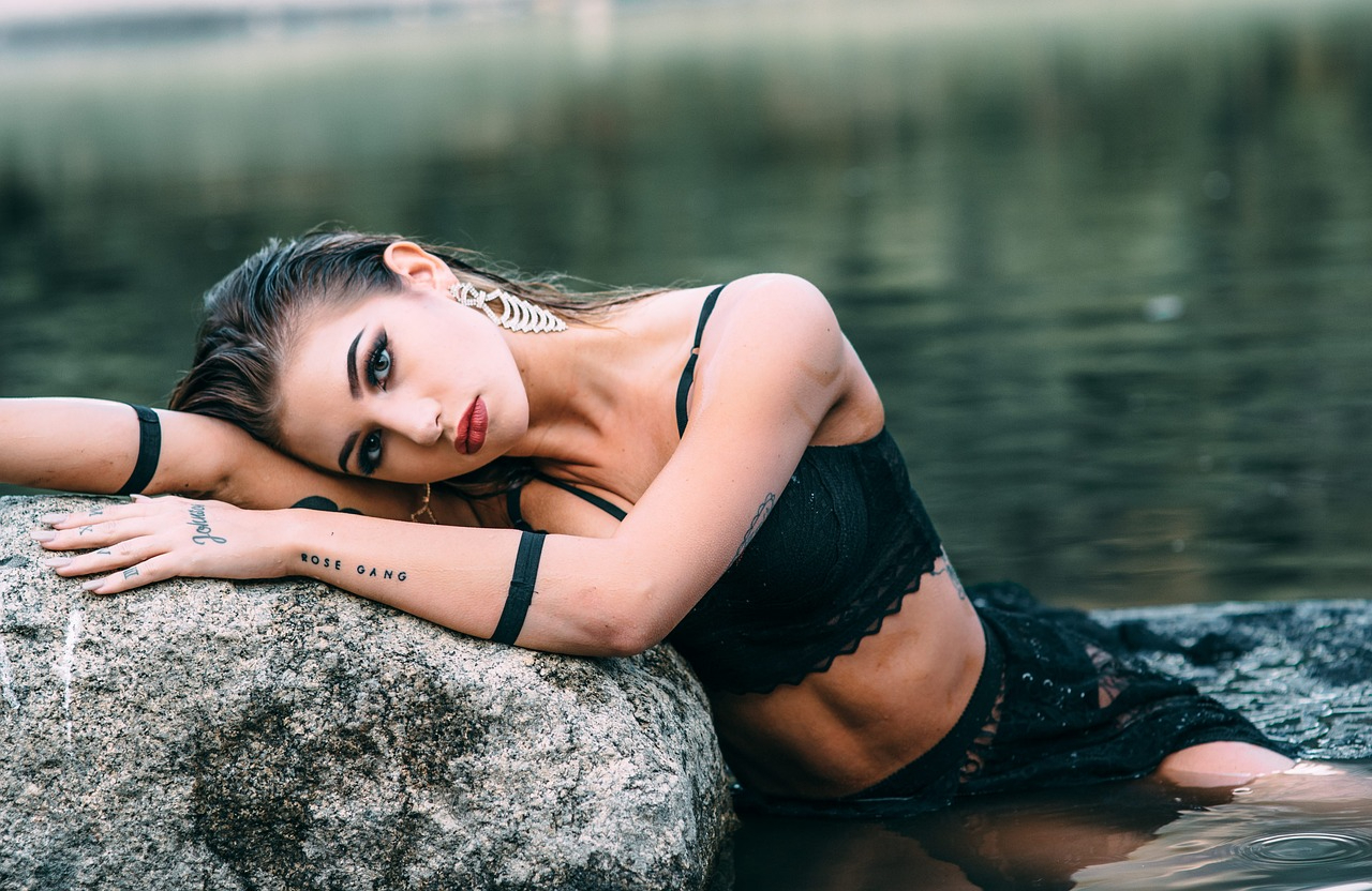 woman-1853507_1280.jpg