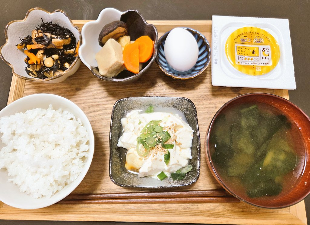 HKqMttLbgAAf-n1.jpg