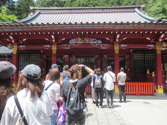 箱根神社_拝殿.jpg