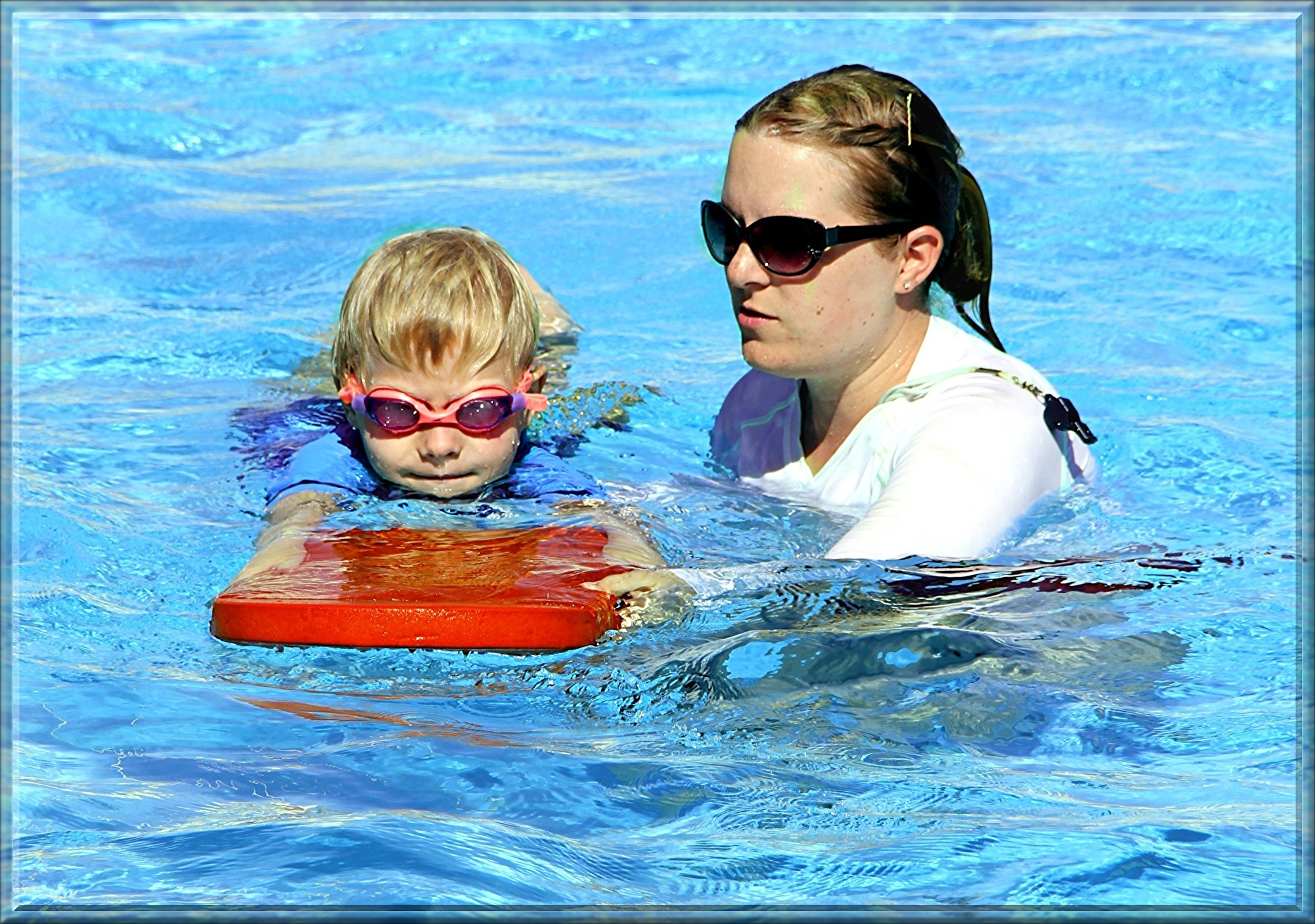 swimming-286211.jpg