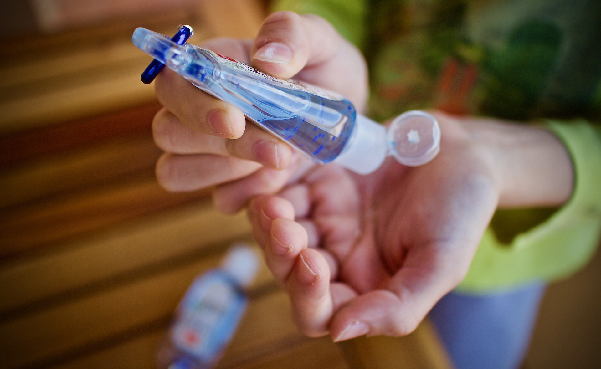 sanitizing-5095967_1920.jpg
