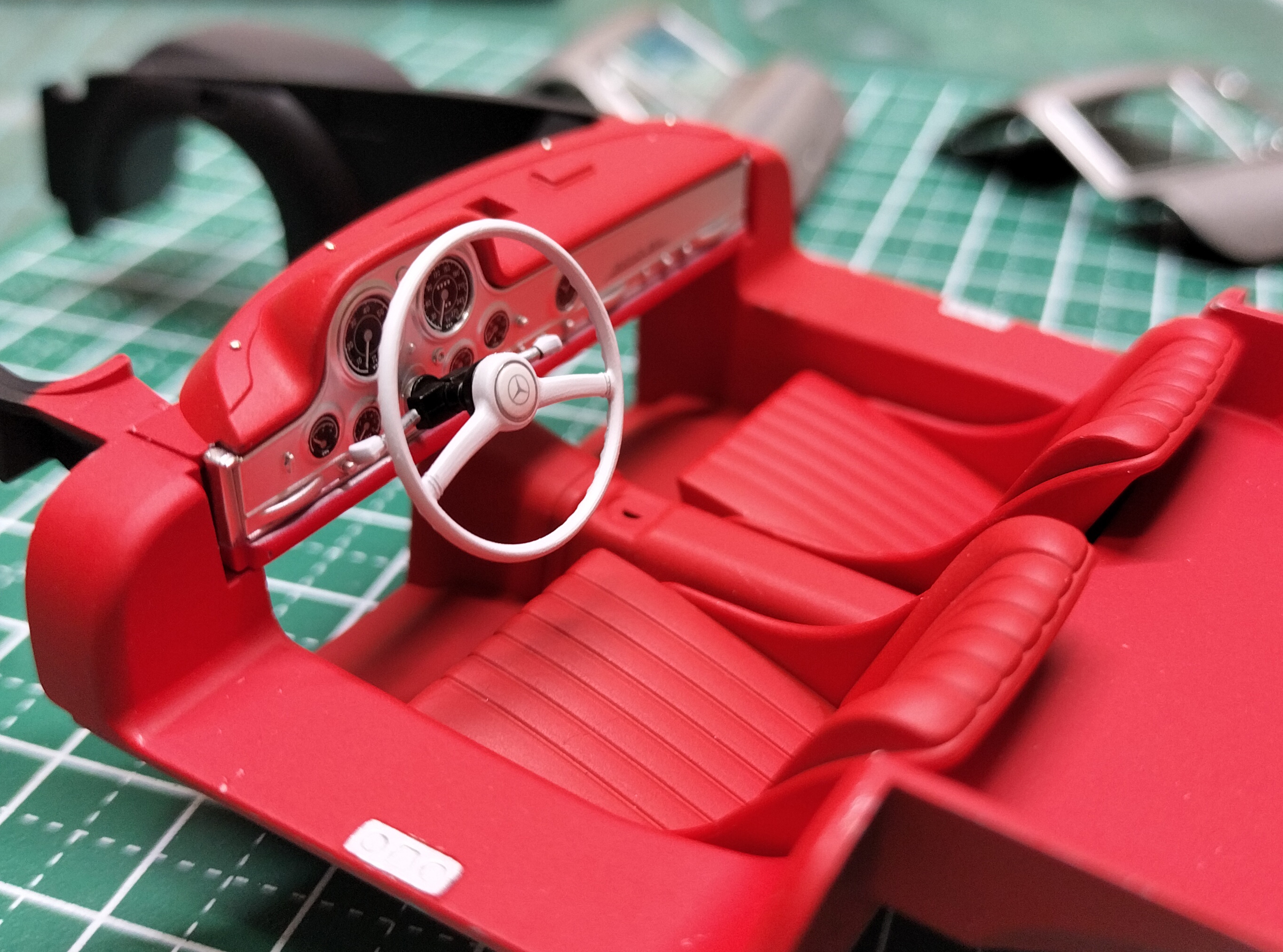 タミヤ 1/24 ベンツ300SL プラモデル完成品 タミヤ 1/24 スポーツカーシリーズ 1/24 フルビュー メルセデス