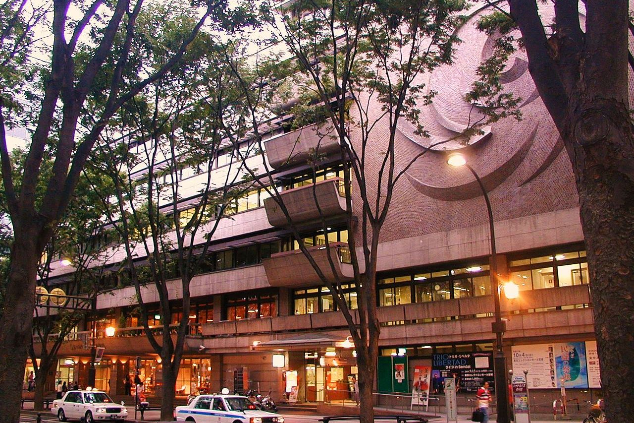 1280px-Miyagi_Prefectural_Auditorium_viewed_from_a_greenway_in_Jozenji-dori_avenue.jpg
