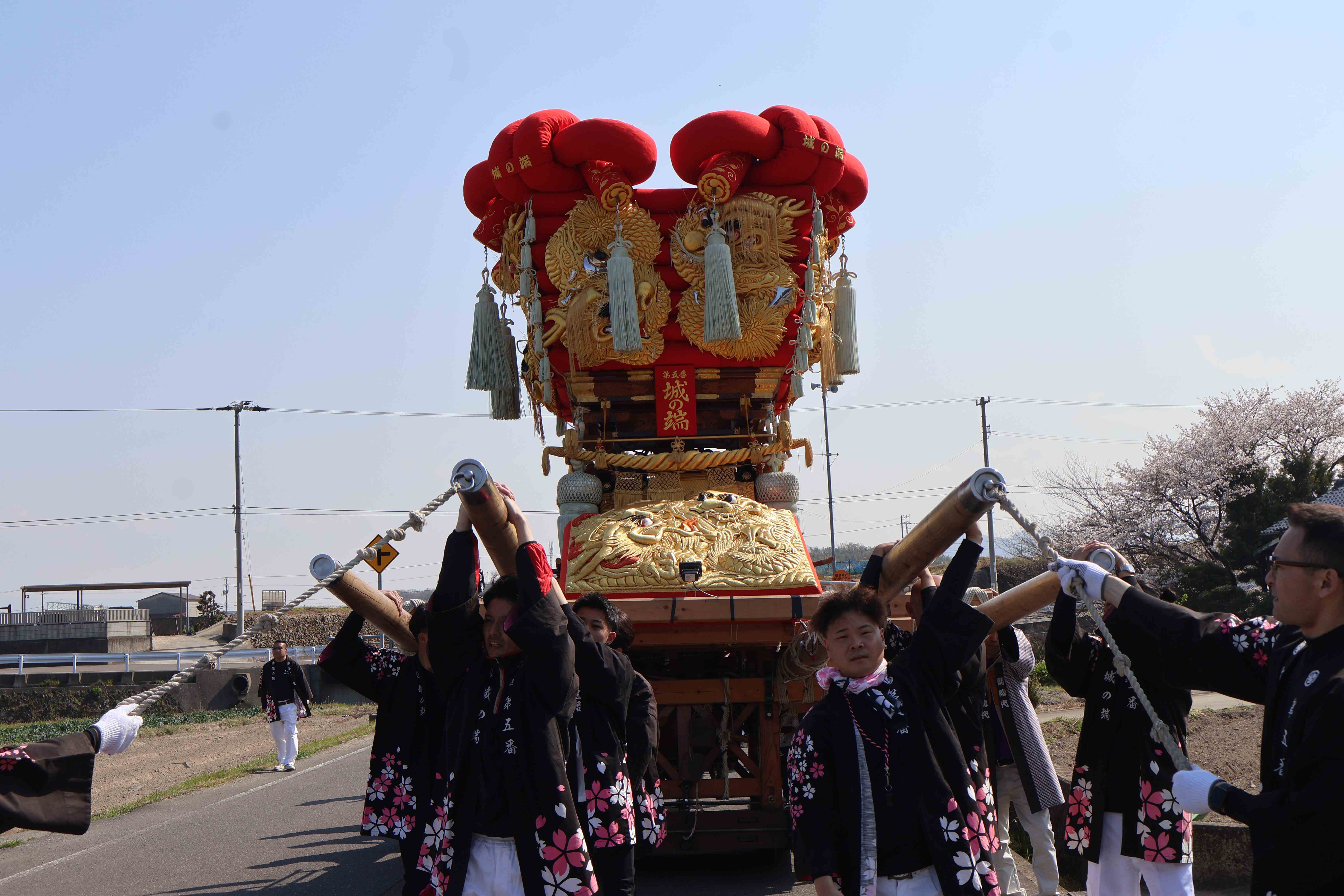 太鼓台 2025年4月6日 五十鈴神社春季例大祭が開催！城の端太鼓台の差し上げで