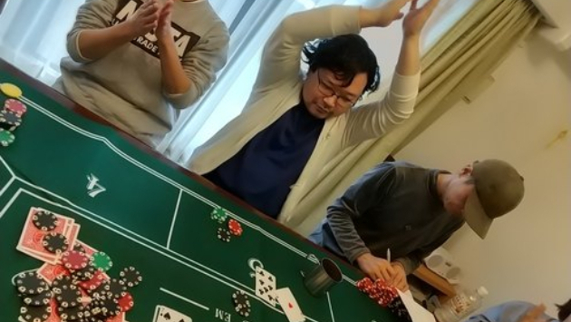 弟子と打ち合わせ