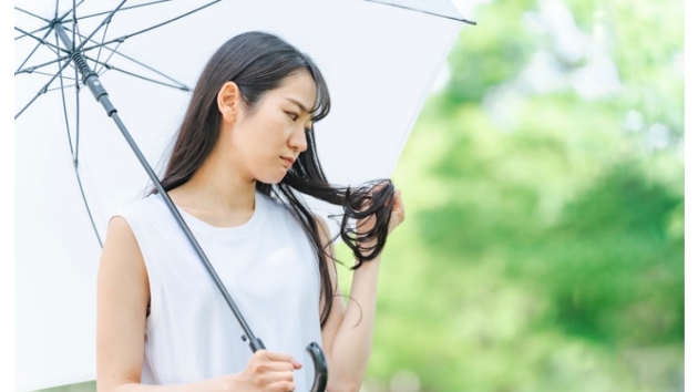 ドライヤーを「下から上」は絶対ダメ？　梅雨の髪をうねらせる意外な“NG習慣”とは取材いただきました