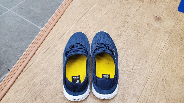 かかとの踏める靴