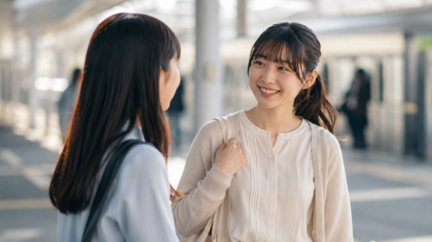 学校では見たことのない姿だった。