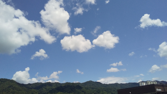 動画編集しております。