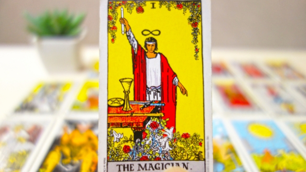  タロットカードの基礎: 魔術師(The Magician)の意味と象徴