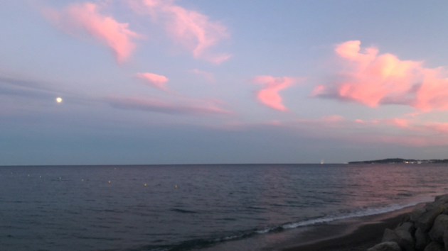 満月の夕焼け