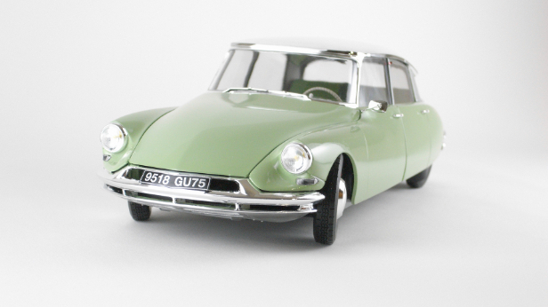 [EBBRO]×[1/24]×[Citroën DS19]