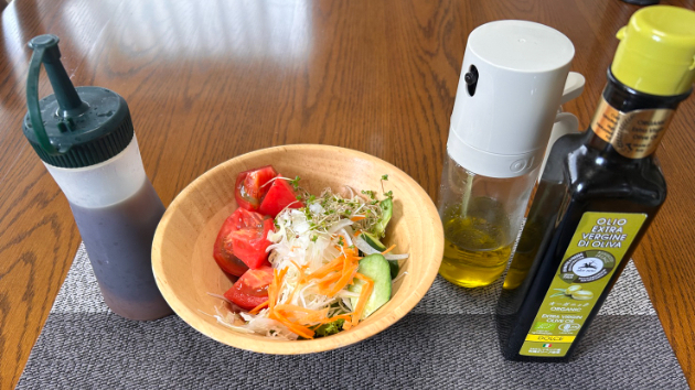 野菜サラダは手作りポン酢とオリーブオイルで食べる！