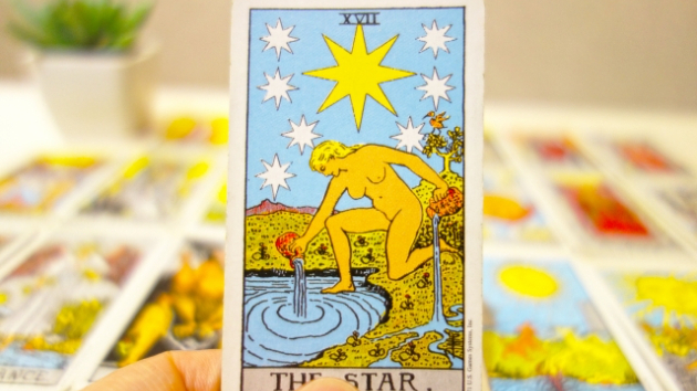 タロットカードの基礎: 星（The Star）の意味と象徴