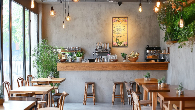スターバックスとコメダ珈琲、長居したくなるのはどっち？