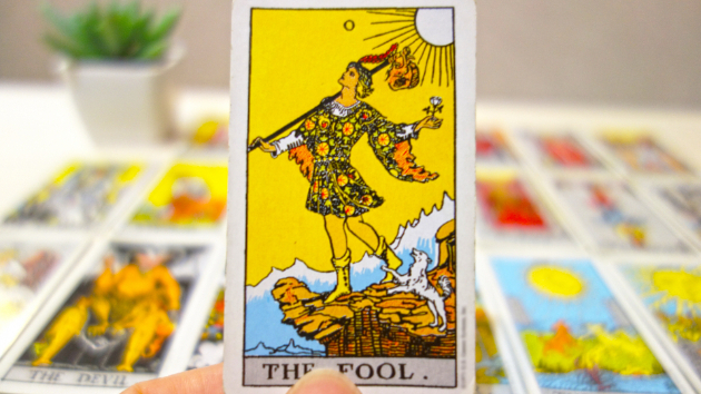 タロットカードの基礎: 愚者（The Fool）の意味と象徴