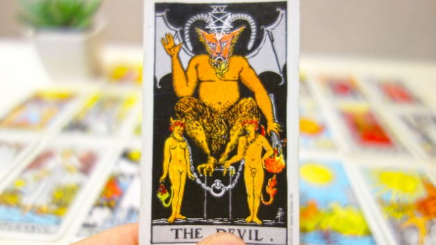 タロットカードの基礎: 悪魔（The Devil）の意味と象徴